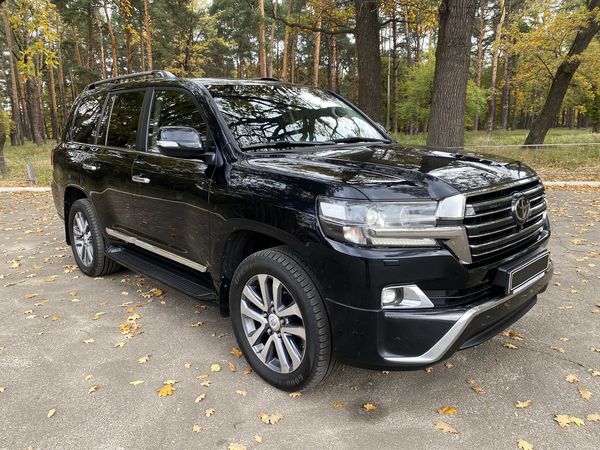 Внедорожник Toyota Land Cruiser 200 аренда прокат без водителя 