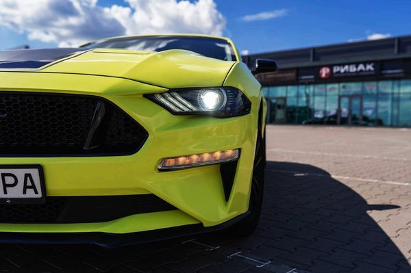 Ford Mustang GT 3.7 салатовый спорткар заказ авто арендовать с водителем код 128