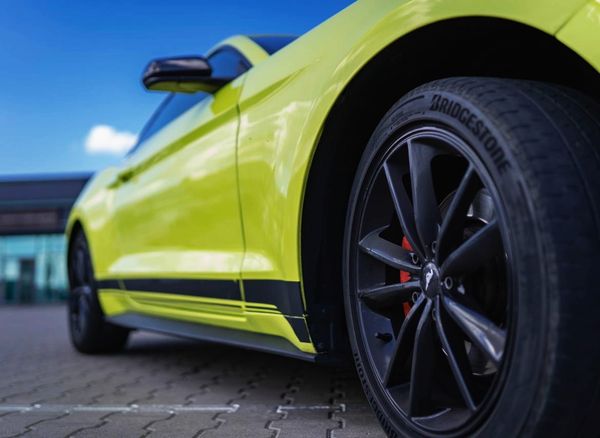 Ford Mustang GT 3.7 салатовый спорткар заказ авто арендовать с водителем код 128