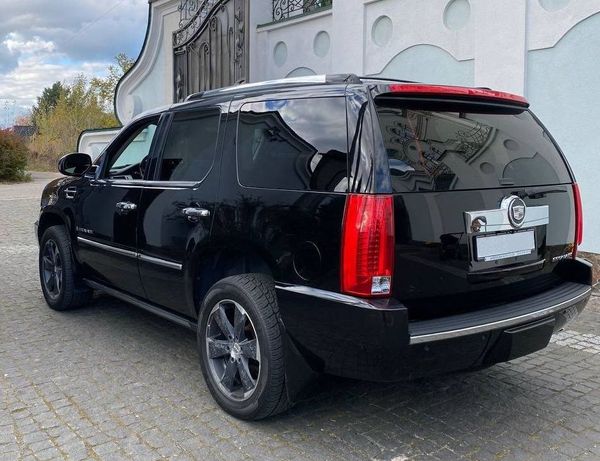 Аренда внедорожника Cadillac Escalade черный джип на свадьбу