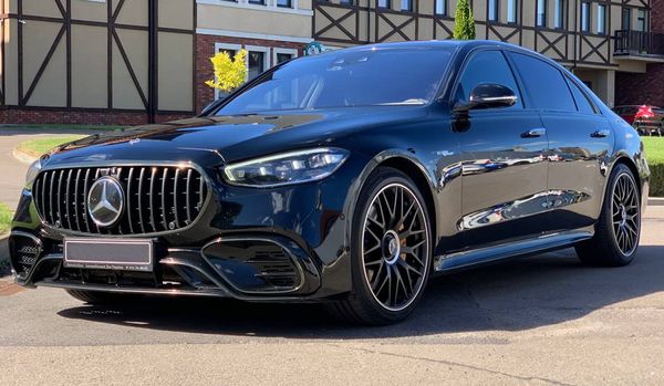 Mercedes-Benz-S580-AMG-W223-оренда-з-водієм-прокат-без-водія-авто-на-весілля-223-мерседес-трансфер