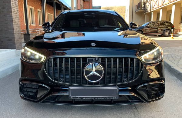 Mercedes-Benz-S580-AMG-W223-оренда-з-водієм-прокат-без-водія-авто-на-весілля-223-мерседес-трансфер