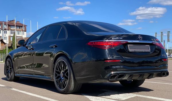 Mercedes-Benz-S580-AMG-W223-оренда-з-водієм-прокат-без-водія-авто-на-весілля-223-мерседес-трансфер