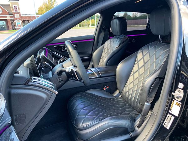 Mercedes-Benz-S580-AMG-W223-оренда-з-водієм-прокат-без-водія-авто-на-весілля-223-мерседес-трансфер