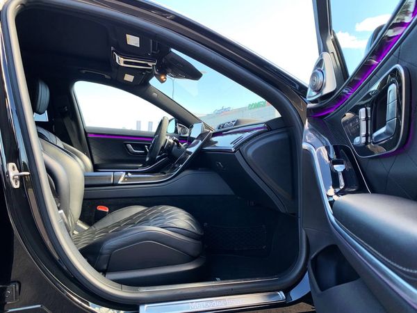 Mercedes-Benz-S580-AMG-W223-оренда-з-водієм-прокат-без-водія-авто-на-весілля-223-мерседес-трансфер