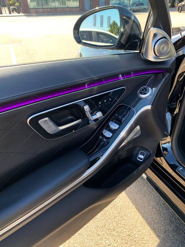 Mercedes-Benz-S580-AMG-W223-оренда-з-водієм-прокат-без-водія-авто-на-весілля-223-мерседес-трансфер