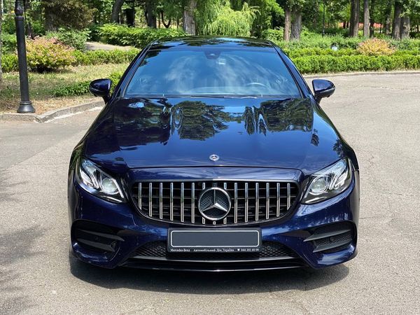 Прокат авто без водителя Mercedes E Coupe W238 синий авто с водителем на свадьбу