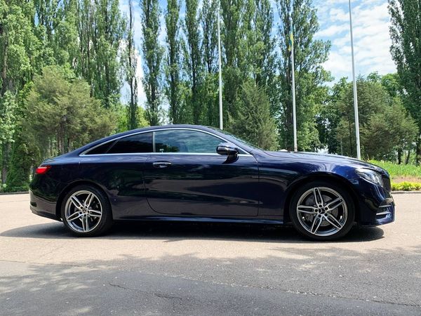 Прокат авто без водителя Mercedes E Coupe W238 синий авто с водителем на свадьбу