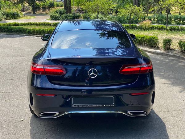 Прокат авто без водителя Mercedes E Coupe W238 синий авто с водителем на свадьбу