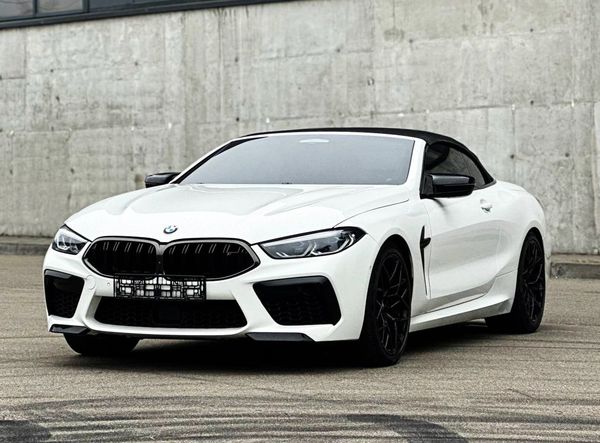 Аренда автомобиля BMW M8 Cabrio белая кабриолет без водителя на прокат на свадьбу 