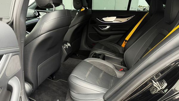 Прокат Mercedes-Benz AMG GT 4-DOOR без водителя на свадьбу фотосессию