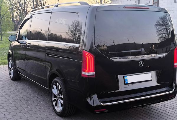 Аренда микроавтобуса Mercedes Benz V class на свадьбу трансфер