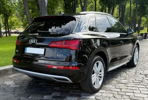Арендовать джип на свадьбу Audi Q5 черный с водителем