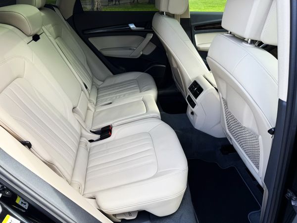 Арендовать джип на свадьбу Audi Q5 черный с водителем