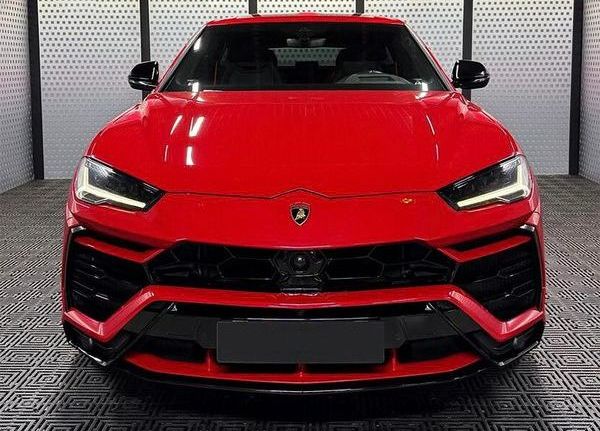 Прокат Lamborghini Urus без водителя посуточно в Киеве