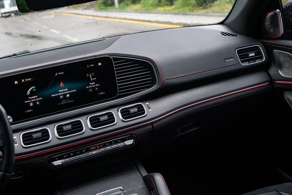 Прокат позашляховик Mercedes Benz GLE Coupe 53 AMG без водія