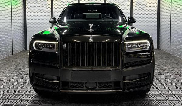 Прокат джип Rolls-Royce Cullinan без водія подобово в Києві 