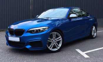 BMW 240i синя з водієм для фотосесії в Києві 