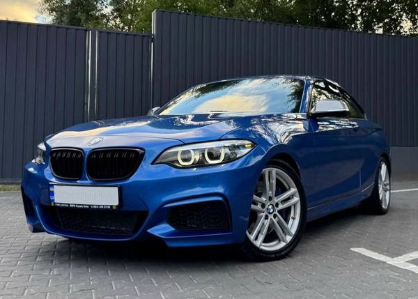 BMW 240i синя з водієм для фотосесії в Києві 