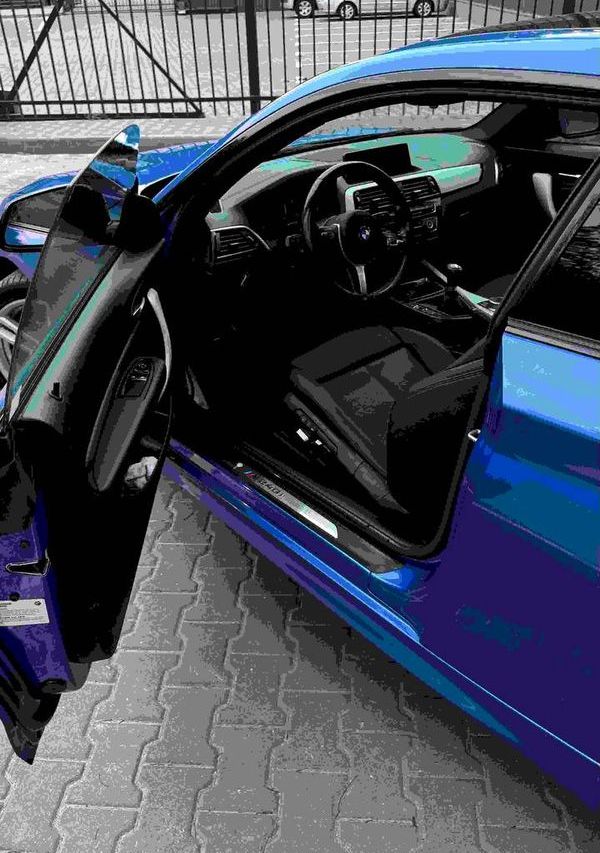 BMW 240i синя з водієм для фотосесії в Києві 