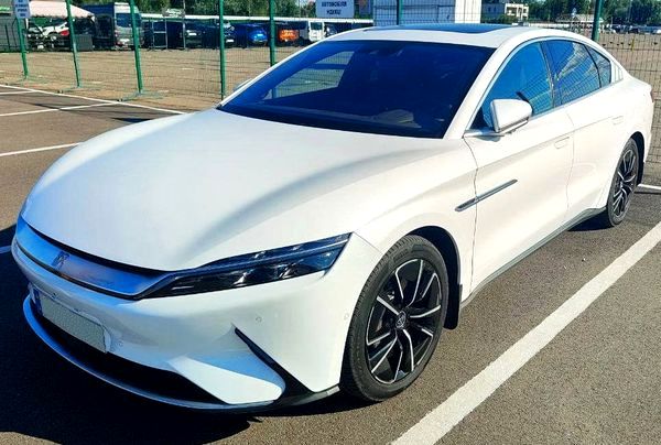 Авто на весілля з водієм BYD HAN в Києві