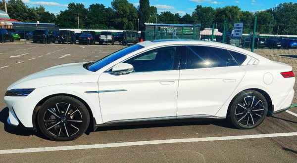 Авто на весілля з водієм BYD HAN в Києві