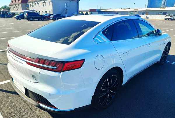 Авто на весілля з водієм BYD HAN в Києві