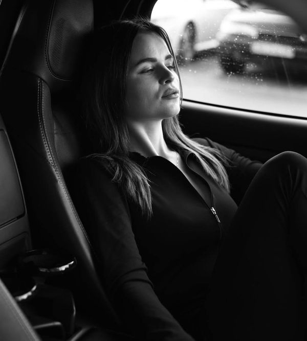 Кабріолет Fіat 124 Spider білий на весілля зйомки