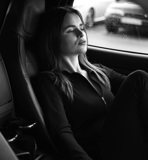 Кабріолет Fіat 124 Spider білий на весілля зйомки