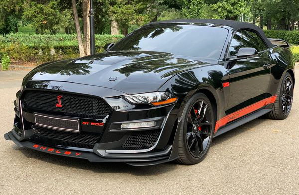 Кабриолет без водителя Ford Mustang GT 5.0 на прокат для фото видео