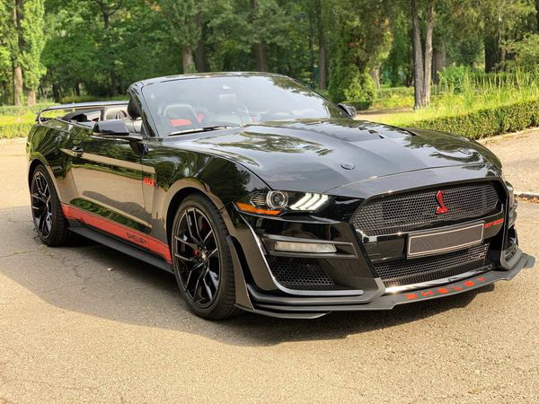 Кабриолет без водителя Ford Mustang GT 5.0 на прокат для фото видео
