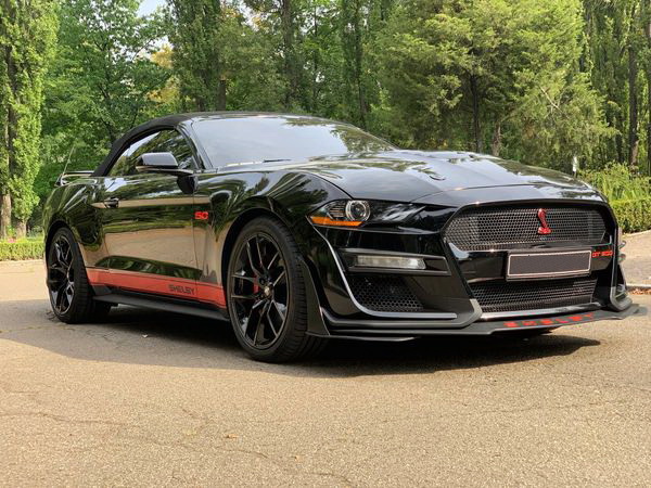 Кабриолет без водителя Ford Mustang GT 5.0 на прокат для фото видео