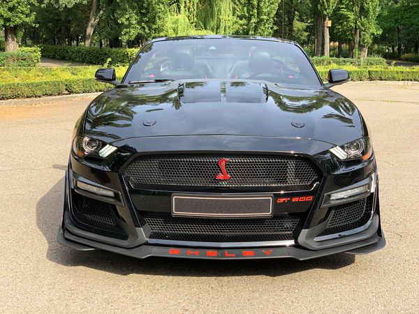 Кабриолет без водителя Ford Mustang GT 5.0 на прокат для фото видео