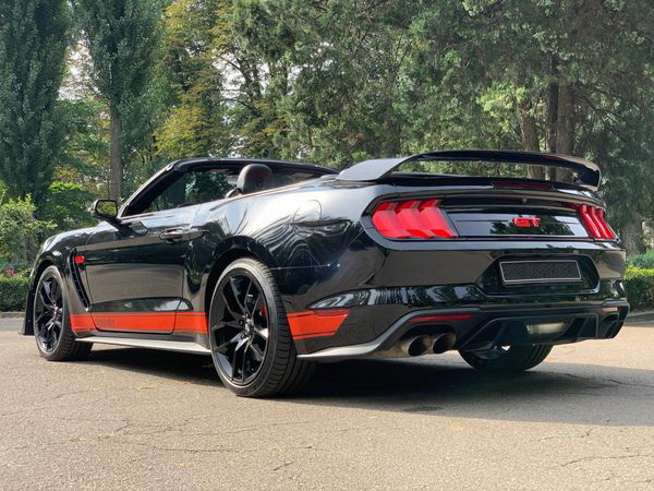 Кабриолет без водителя Ford Mustang GT 5.0 на прокат для фото видео