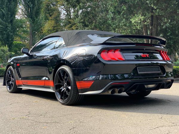 Кабриолет без водителя Ford Mustang GT 5.0 на прокат для фото видео