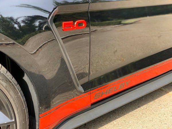 Кабриолет без водителя Ford Mustang GT 5.0 на прокат для фото видео