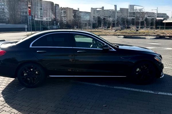 Авто на весілля Mercedes Benz C Class прокат без водія