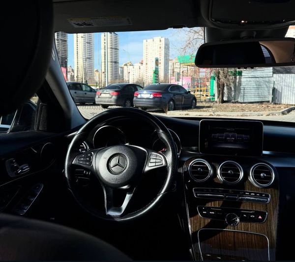 Авто на весілля Mercedes Benz C Class прокат без водія 