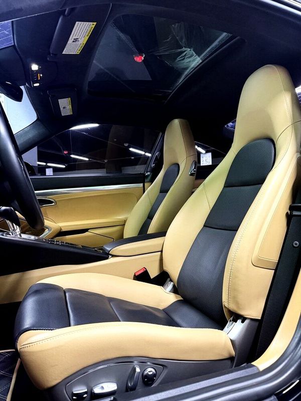 Прокат Porsche 911 S чорний без водія для фото відео зйомки