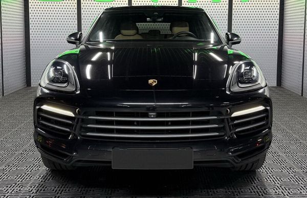 Позашляховик Porsche Cayenne New прокат без водія 