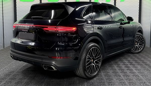 Позашляховик Porsche Cayenne New прокат без водія 