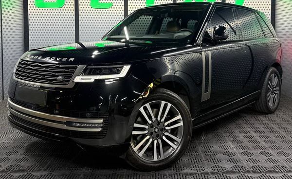 Range Rover Vogue NEW чорний позашляховик на весілля