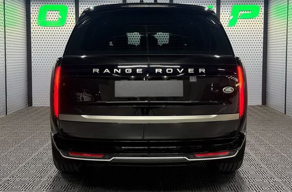 Range Rover Vogue NEW чорний позашляховик на весілля