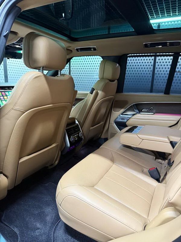Range Rover Vogue NEW чорний позашляховик на весілля