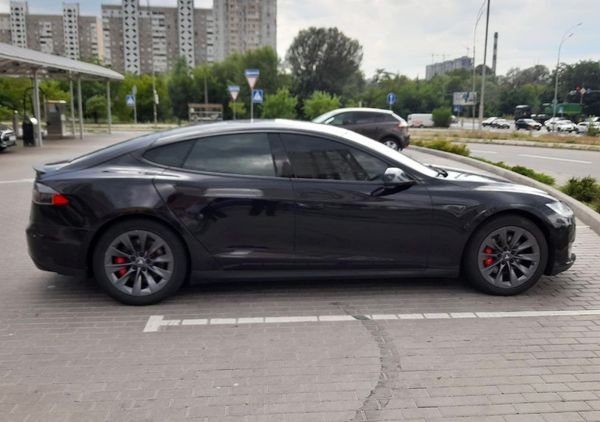 Авто на весілля Tesla Model S чорна з водієм
