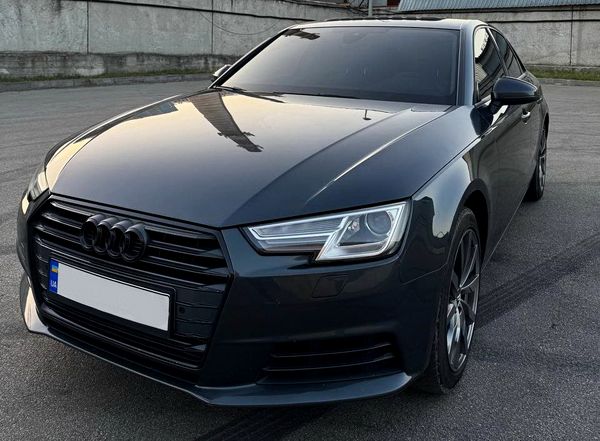 Прокат авто Audi A4 без водія на весілля