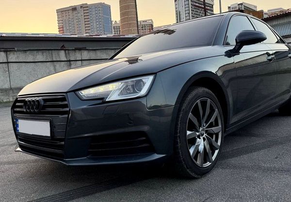 Прокат авто Audi A4 без водія на весілля