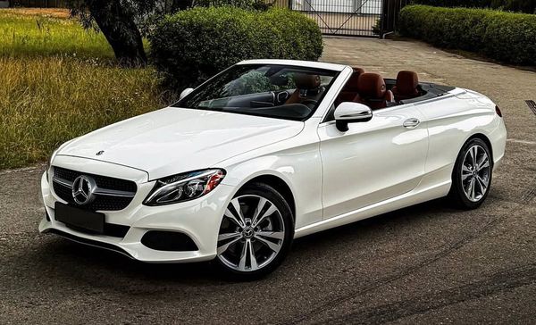 Авто Mercedes-Benz C300 Cabrio белый прокат без водителя