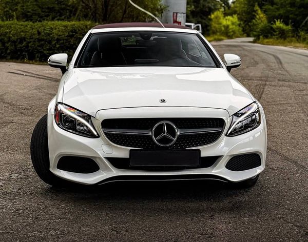 Авто Mercedes-Benz C300 Cabrio белый прокат без водителя