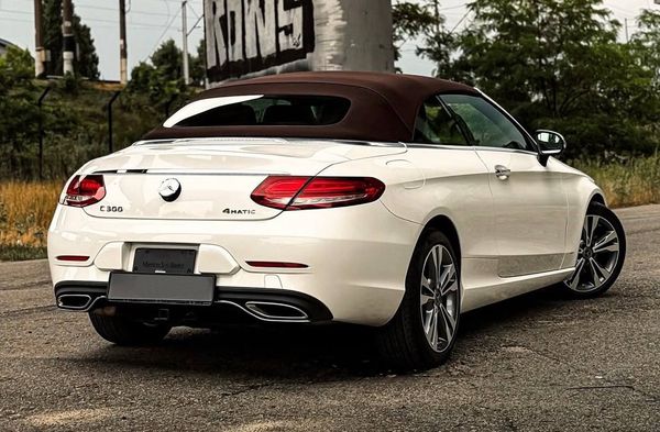 Авто Mercedes-Benz C300 Cabrio белый прокат без водителя